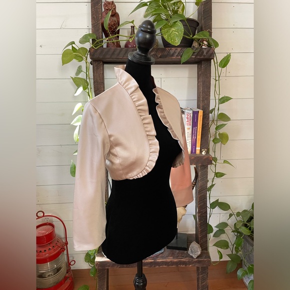 David’s Bridal: Beige Ruffle Collar Bolaro Jacket - Picture 15 of 17